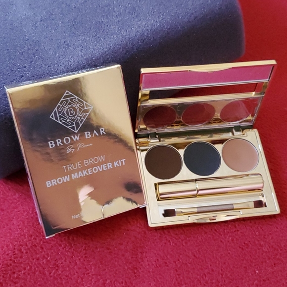 Make Up Bundle - Picture 4 of 7